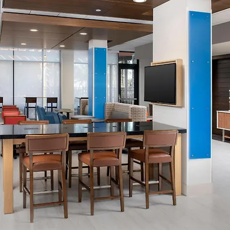 Holiday Inn Express Pensacola Downtown By Ihg