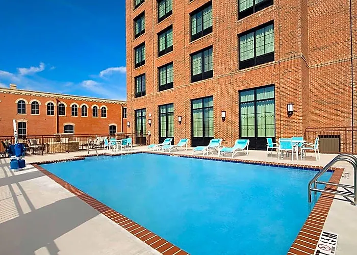 Express Downtown By Ihg Hotel