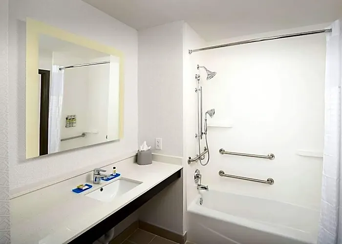 Hotel Express Downtown By Ihg 3*